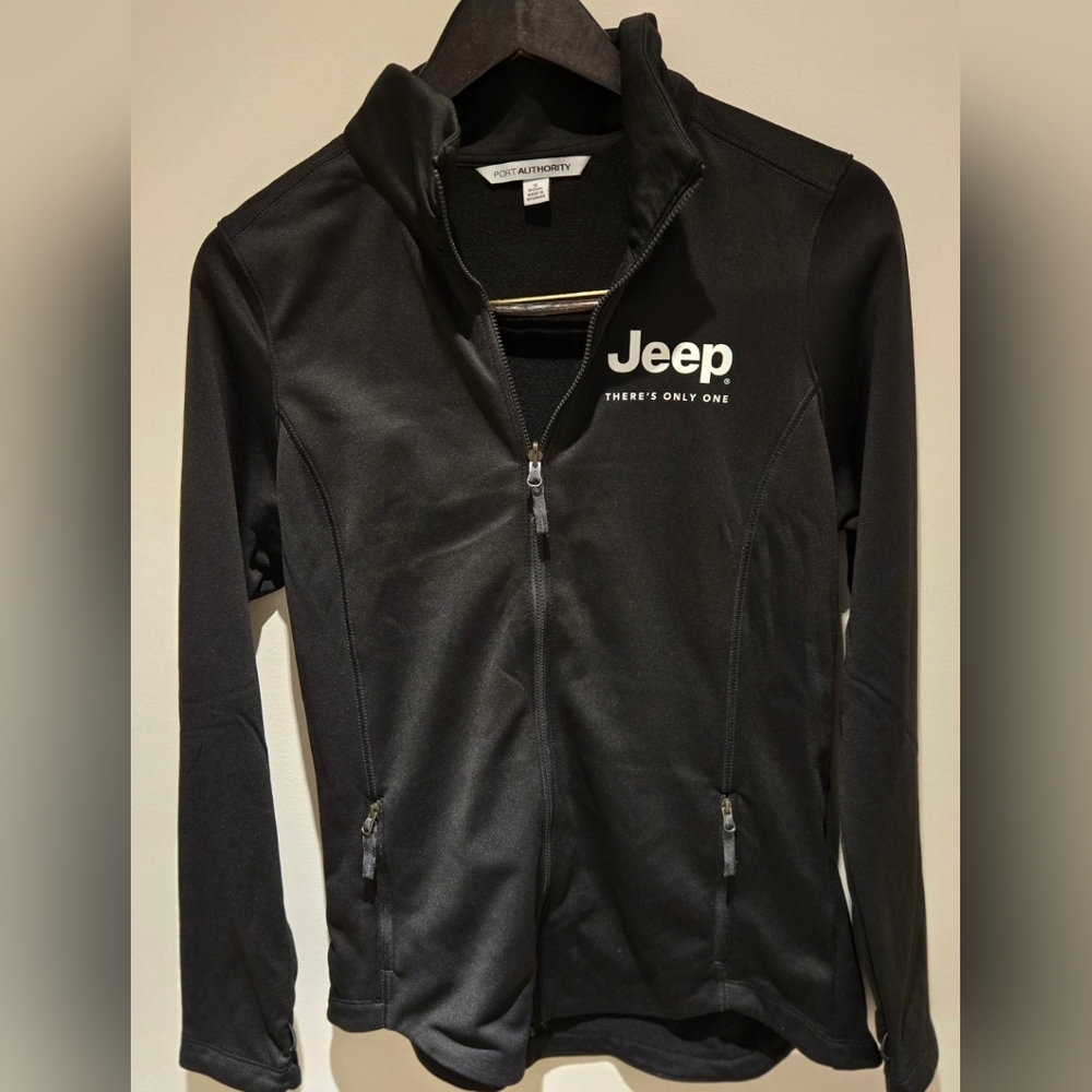 Jeep Black Zip-Up Jacket NEW Size Small Woman Fits as A Medium